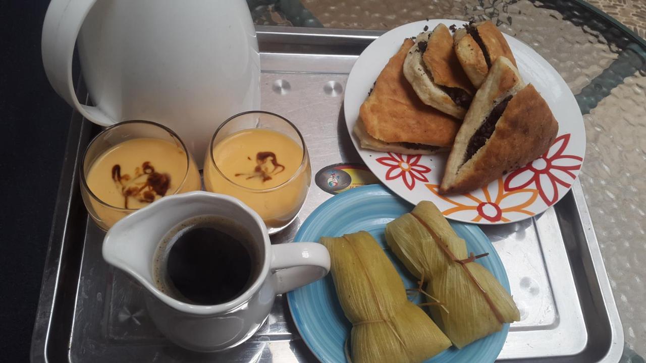 トルヒーリョ Don Alejandro Bed & Breakfast エクステリア 写真